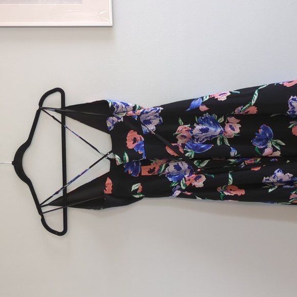 Yumi Kim Rush Hour Wrap Maxi Dress in Ivy Blossom - Picture 7 of 8